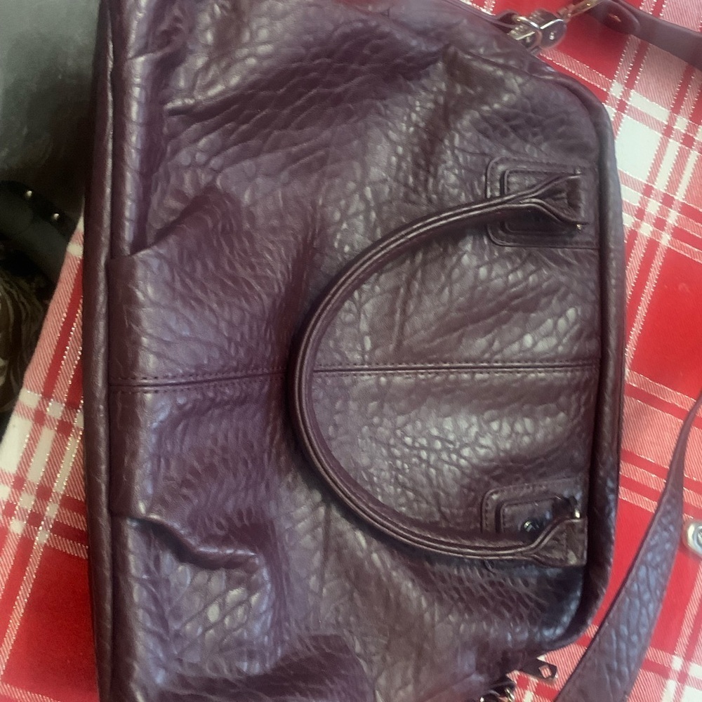 Vintage Leather Tote in Rich Purple - Picture 7 of 13